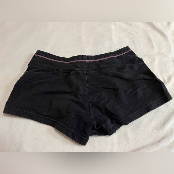 Lounge shorts, size medium - Picture 2 of 3